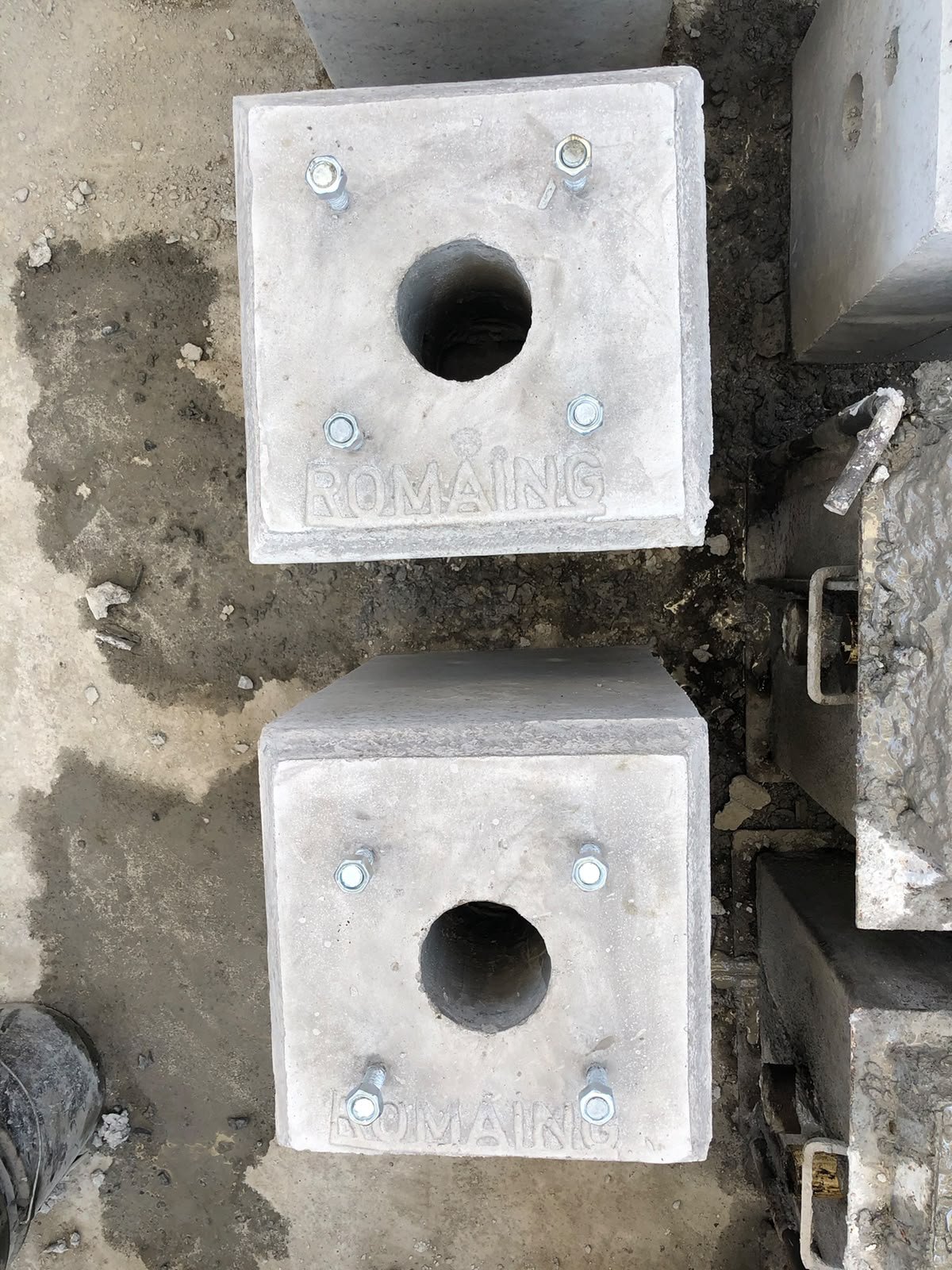 Productos de concreto fabricados por ROMAING